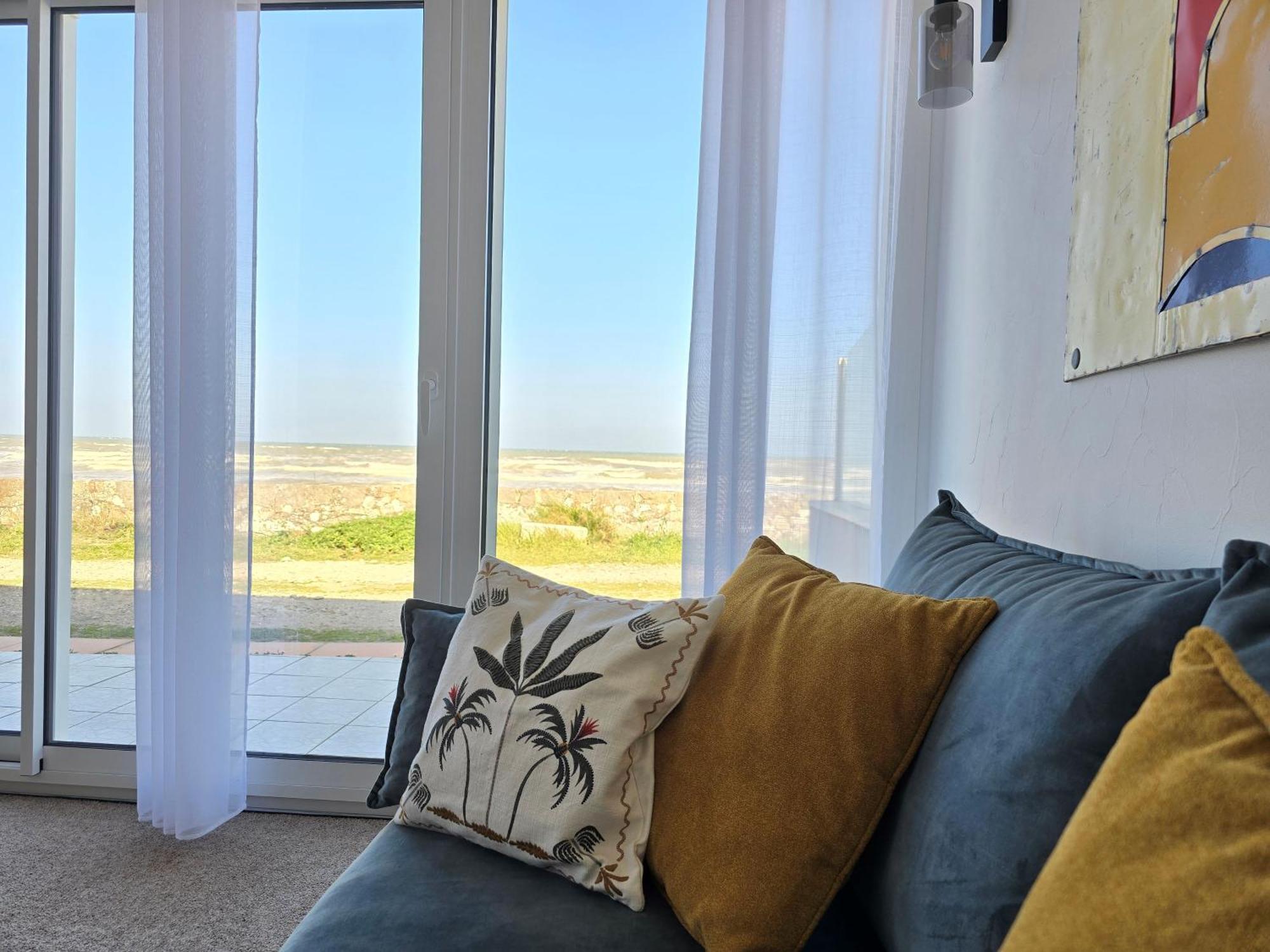 Relais Des Iles Saint Marcouf Villa Exteriör bild